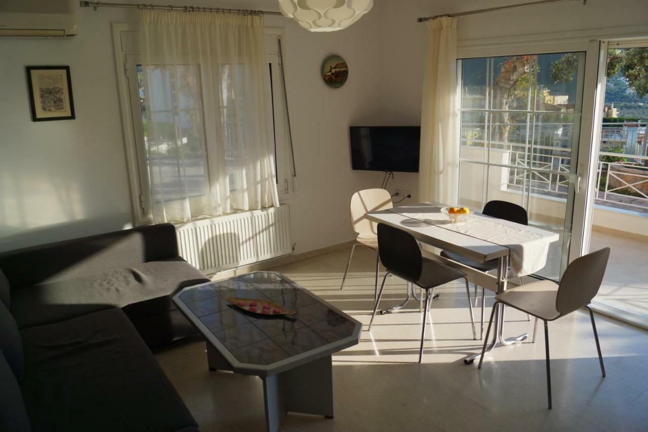 Τhe Sunny Apartments Igoumenitsa Ngoại thất bức ảnh